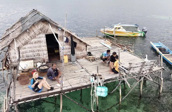 Banggai Islands: Zu Besuch bei einem Seenomaden im Mandepulu Reef