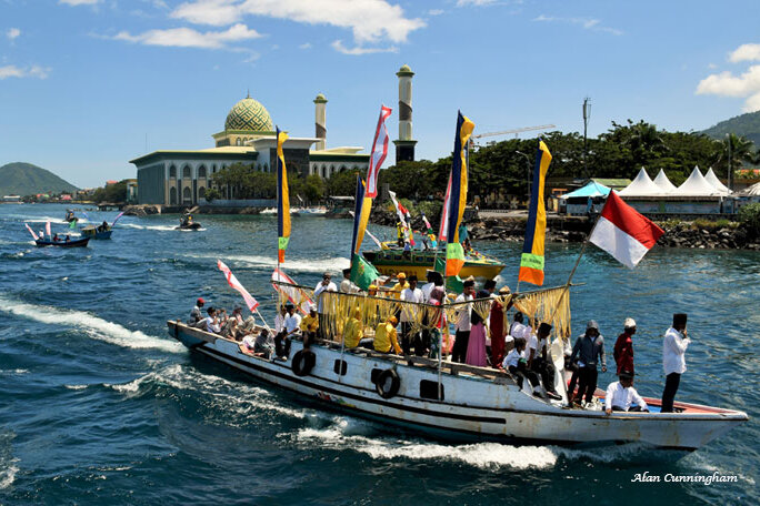 Ternate island circumnavigation; Kololi Kie ritual