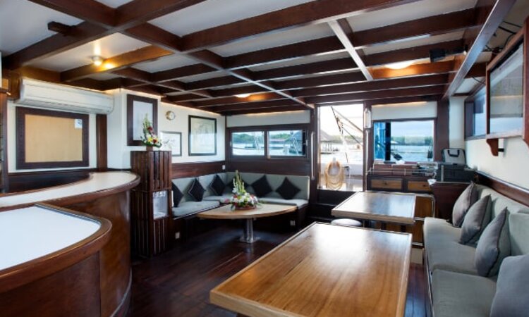 Salon of sailing yacht Katharina, Indonesia east of the Wallace Line