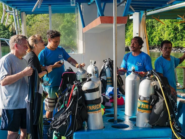 Tauch Crew preparer Tauchboot: Sali Bay Resort, Molukken