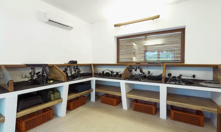 Sulawesi, Bangka Island, Coral Eye Resort: camera room in the diving center