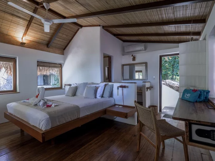 Bangka Island, Coral Eye Resort: Room 8 from the inside