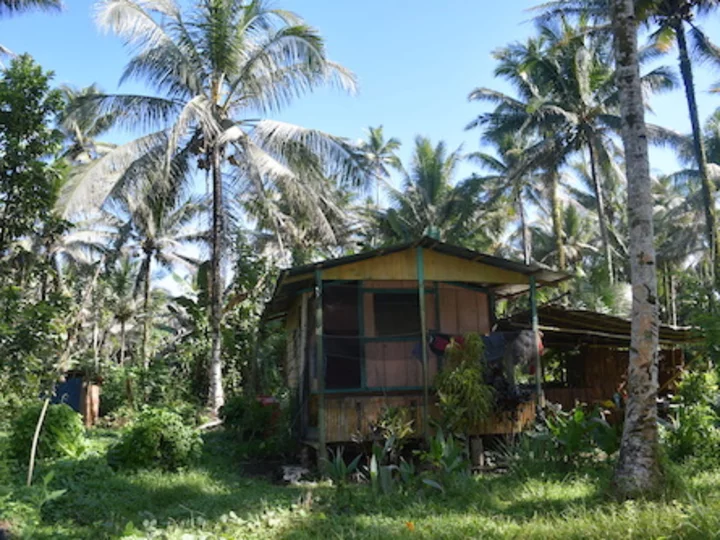Indonesia, Spice Island Halmahera: Base camp Ibu volcano tour