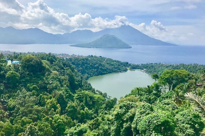 Ausblick auf Laguna See Ternate, Molukken