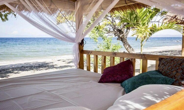 Indonesia, Sumbawa Island: Sunbeds in Kalimaya Dive Resort