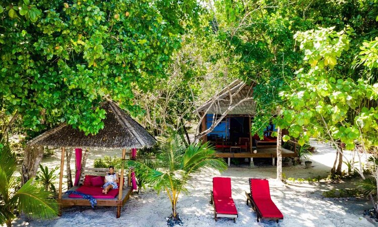 Raja Ampat Biodiversity Nature Resort: Deluxe Bungalow with own Beach & Sunbeds