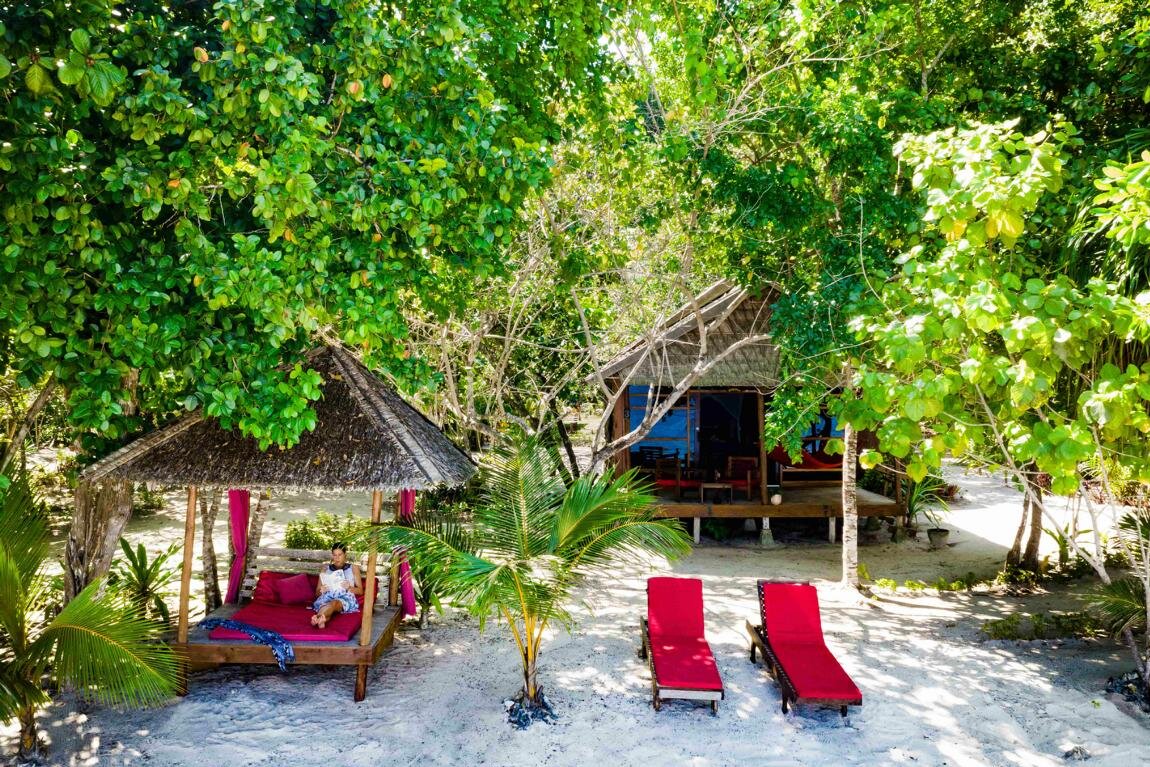 Raja Ampat Biodiversity Nature Resort: Deluxe Bungalow with own Beach & Sunbeds