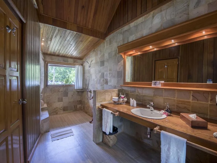 Superior Minahasa Bungalow Bathroom, Gangga Island Resort & Spa