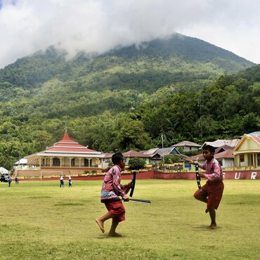 Spice Islands: Moluccan children performing a traditional dance