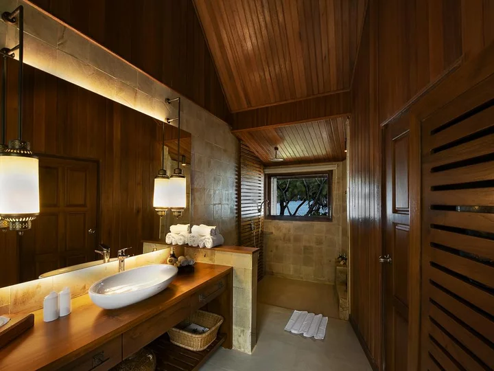 Deluxe Minahasa Bungalow Bathroom, Gangga Island Resort & Spa