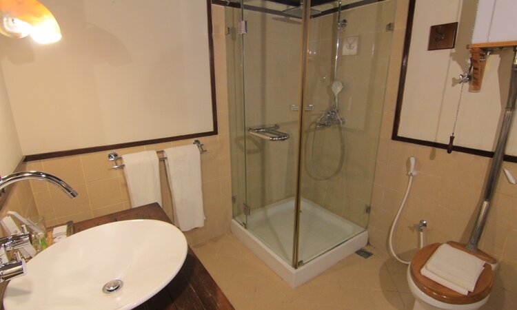 Sumbawa Island, Samawa Seaside Cottages: Two Bedroom Cottage Bathroom