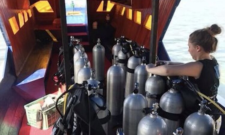  Sulawesi: Sea Souls Resort - Diving Boat