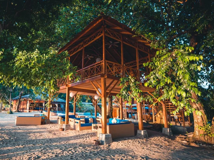 Siladen Resort & Spa, Insel Sulawesi: Uriges Baumhaus für zahlreiche Aktivitäten
