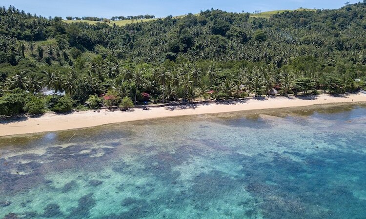 Sulawesi: Sea Souls Resort - Resort beach