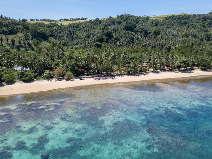 Sulawesi: Sea Souls Resort - Resort beach