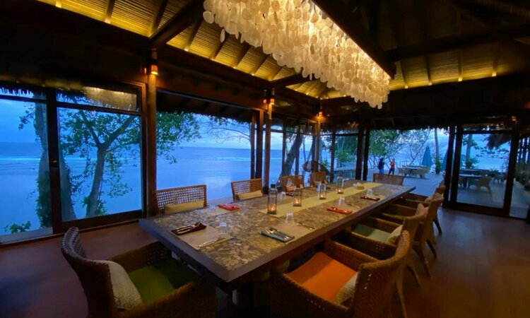 Moro Ma'Doto Resort Restaurant bei Nacht