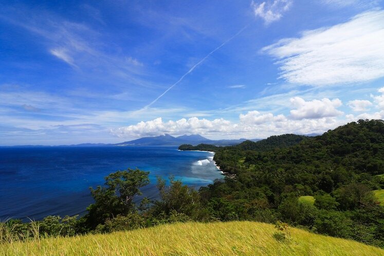 Sulawesi: Ausblick auf das Pulisan Jungle Beach Resort 