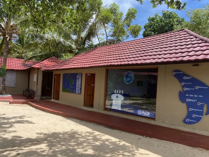 Sulawesi: Sea Souls Resort - Dive Centre