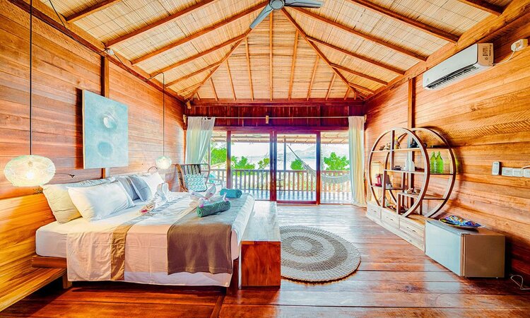 Siladen Island, Kuda Laut Resort: Beach Villa Innenansicht