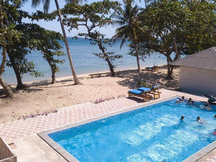 Sulawesi: White Sands Beach Resort Lembeh - Resort Pool