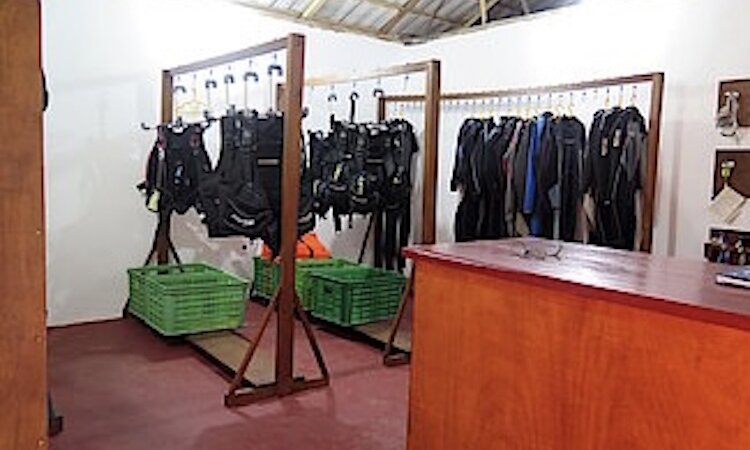 Sulawesi: Sea Souls Resort - Room for diving equipment