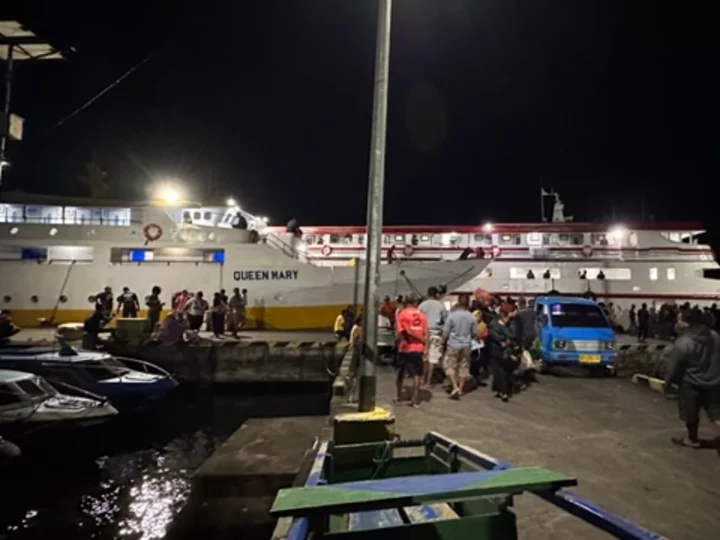 Moluccas: Night ferry Ternate-Bacan