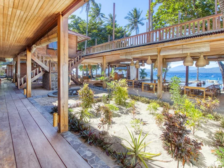 Kuda Laut Resort, North Sulawesi: Main building with restaurant