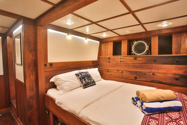 Double-bed cabin on Ombak Putih