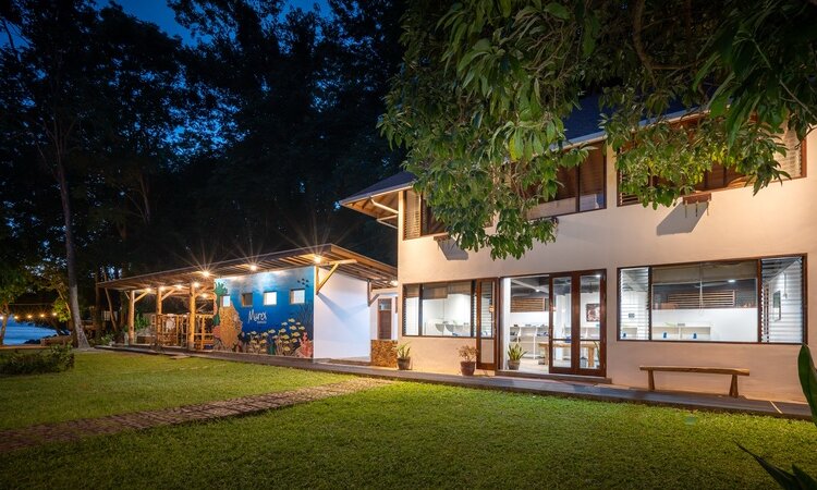 Murex Resort Bangka - Camera room and dive center from outside