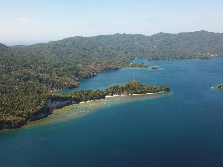 Sulawesi: White Sands Beach Resort Lembeh - Peninsula