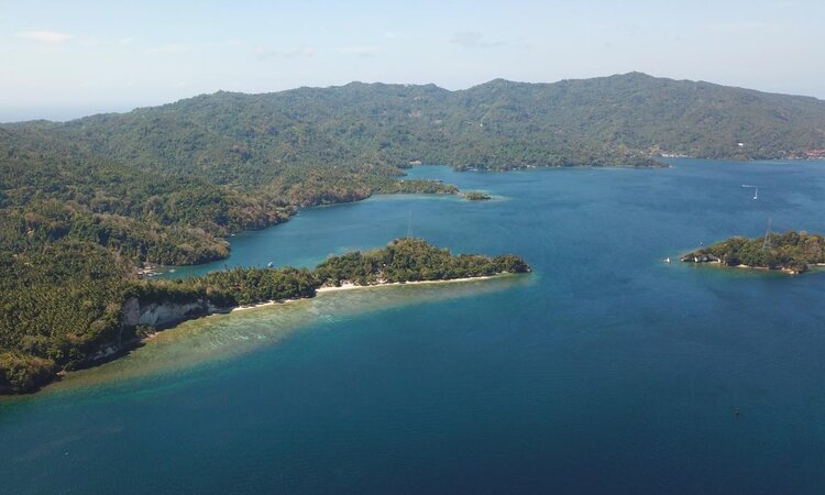  Sulawesi: White Sands Beach Resort Lembeh - Peninsula