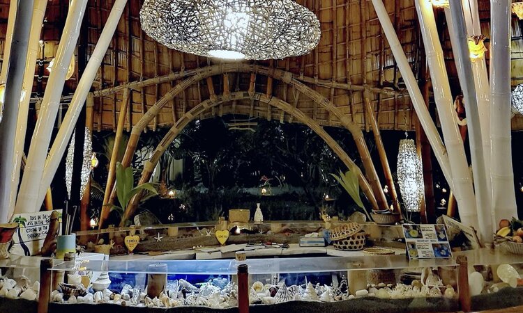 Flores Island, Coconut Garden Beach Resort: Resort Restaurant