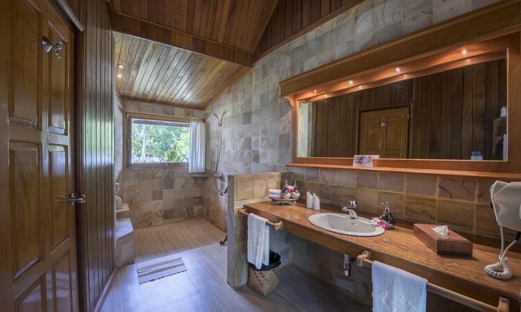 Superior Minahasa Bungalow Bathroom, Gangga Island Resort & Spa