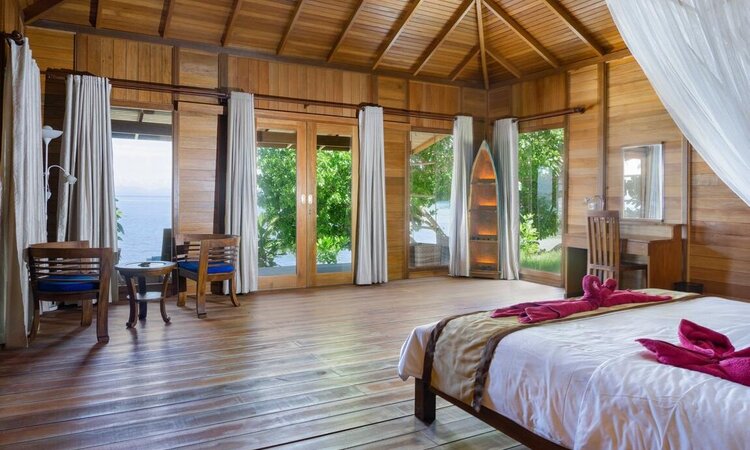  Sali Bay Resort - Molukken: Villa Innenansicht