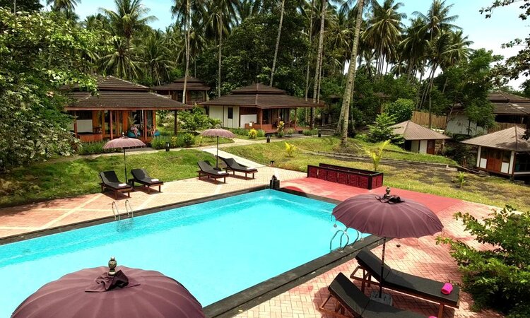  Dive into Lembeh Straits Resort Pool
