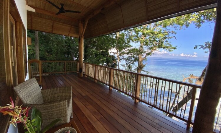 Bangka Murex Resort, Sulawesi: Terrace with Seaview in Premium Oceanview Cottage