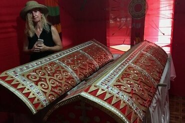  Sulawesi Torajaland: Two 'sleeping' persons in coffins