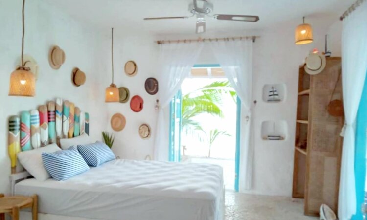 Coconut Garden Beach Resort, Island of Flores: Beach House inside