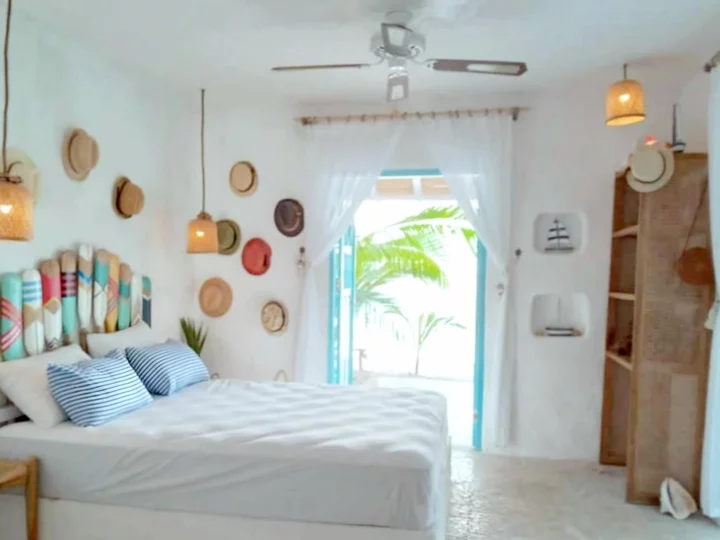 Coconut Garden Beach Resort, Island of Flores: Beach House inside