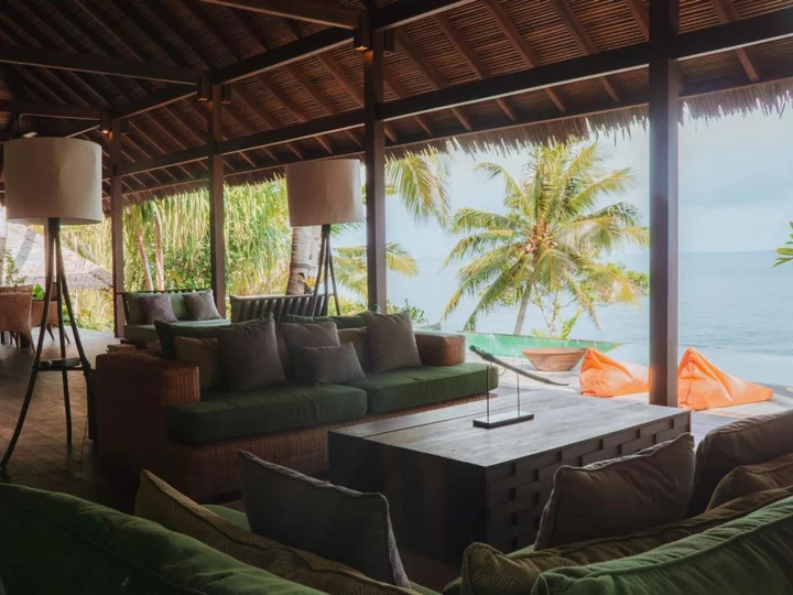 Gewürzinsel Morotai, Moro Ma'Doto Resort: Restaurant mit Pacific Ausblick