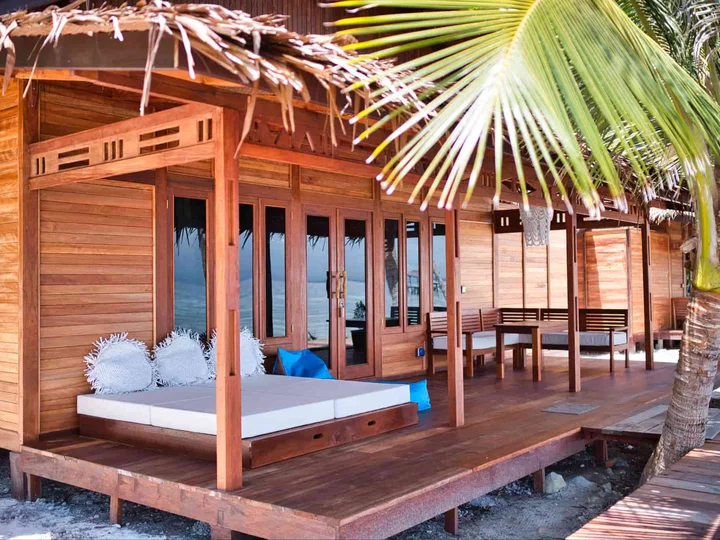  Cove Eco Resort: Beach Bungalow Exterior View