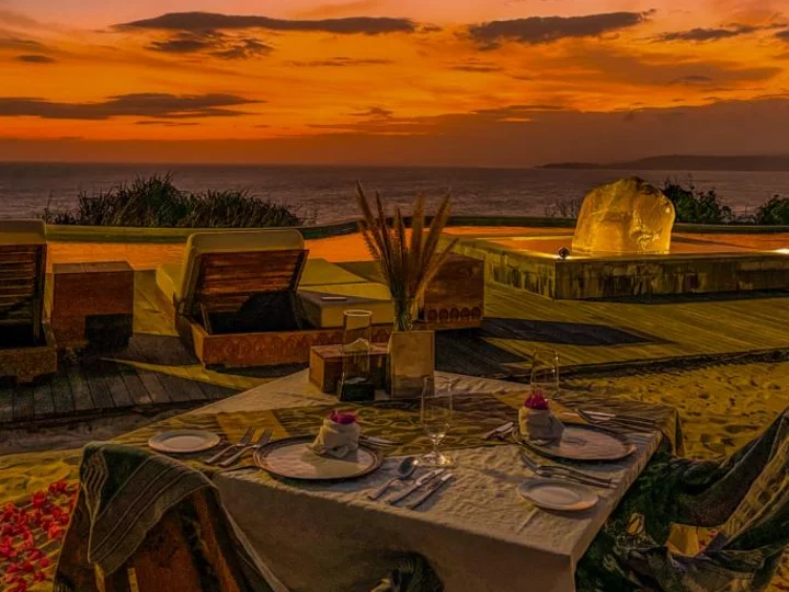 Sumba Island, Indonesia: Lelewatu Resort: Restaurant at sunset
