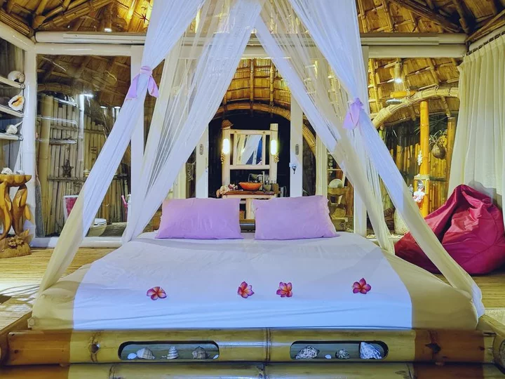 Flores Island, Indonesia: Coconut Garden Beach Resort: Beach Bungalow Interior View