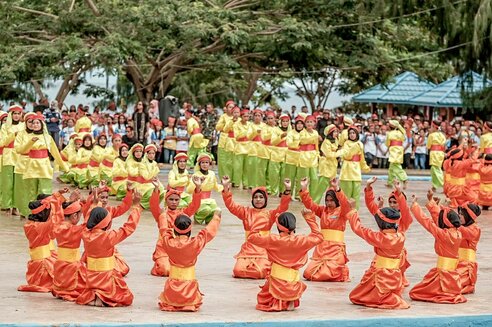 Molukken I Moluccas - Morotai Festival: Zeremonieller Tanz I Ceremonial Dance