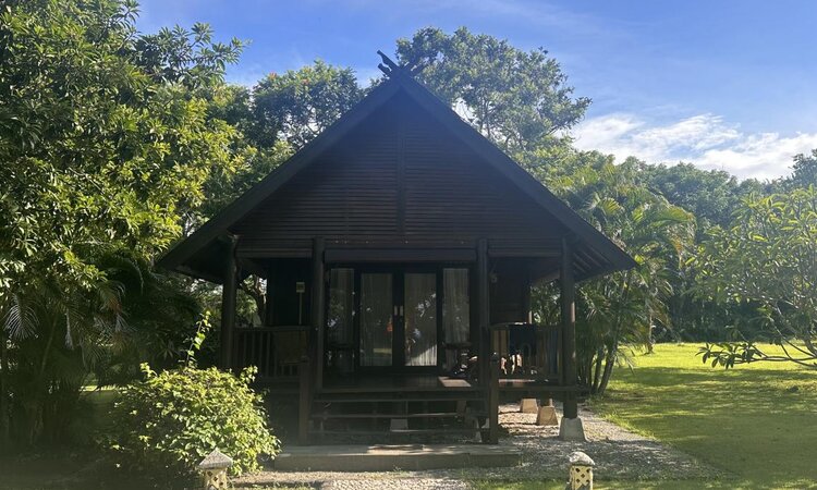 Semawa Seaside Cottage, Sumbawa island: Bungalow in Park