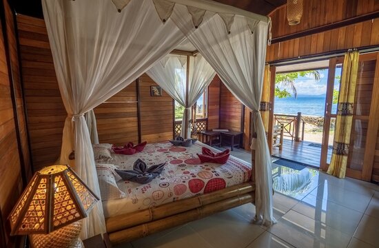 Sulawesi: Sea Souls Resort - bungalow interior view