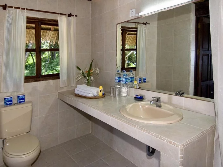 Bath Standard Beach Bungalow, Selayar Dive Resort, Sulawesi