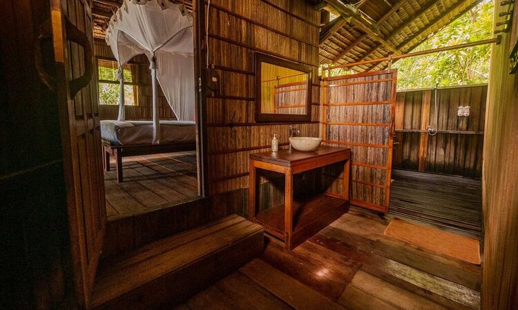 Raja Ampat Biodiversity Nature Resort: Standard Cottage Bathroom