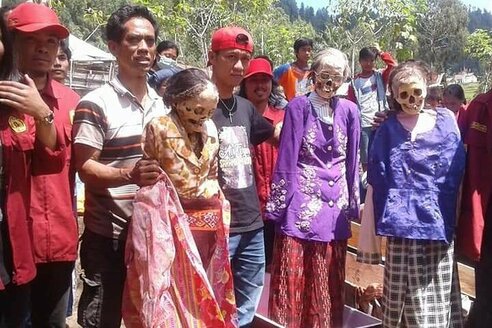 Sulawesi Toraja: Ma'Nene Ritual