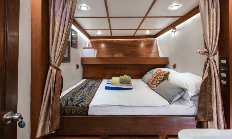 Double cabin in Indonesian sailing yacht Katharina